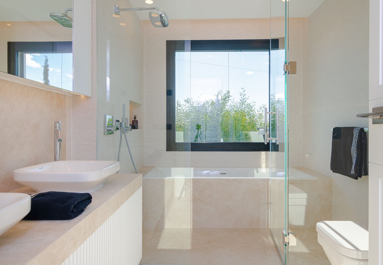 Villa in Marbella - Luxury villa | Heated pool* & private jacuzzi