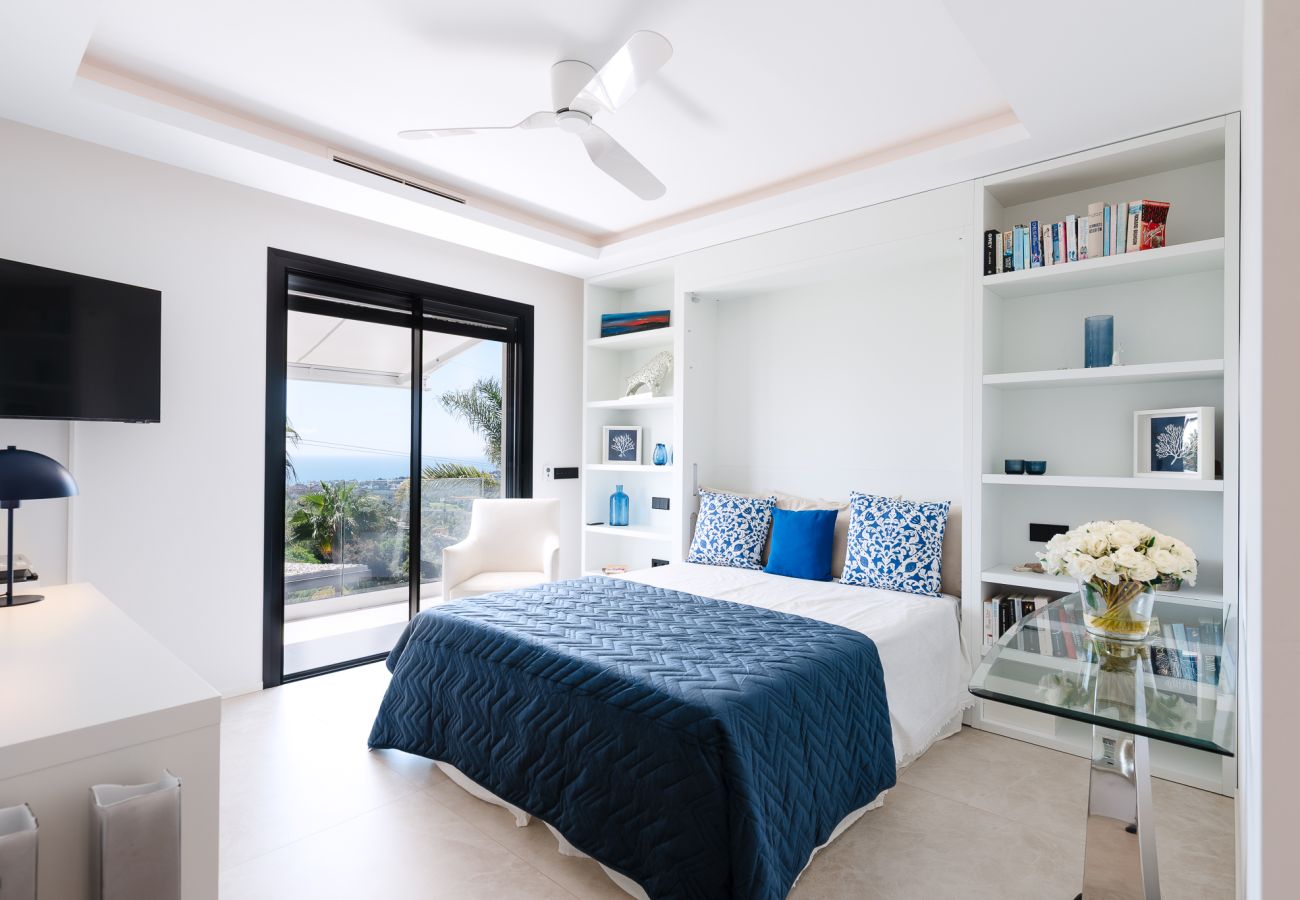 Villa in Marbella - Luxury villa | private heated pool* &  jacuzzi