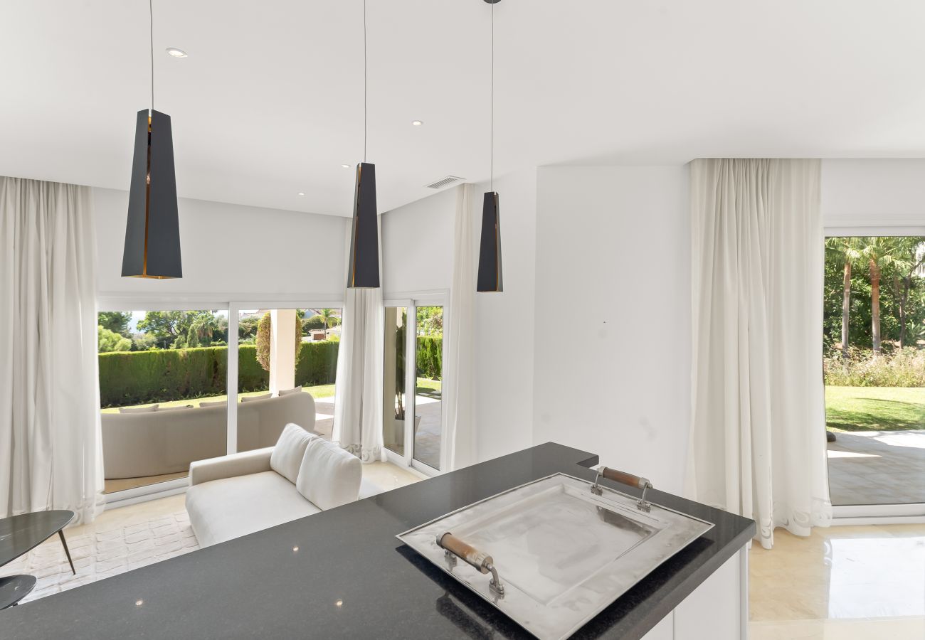 Villa in Marbella - BREATHTAKING VIEWS FROM VILLA NEAR BEACH - HEATED POOL