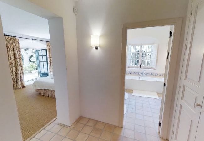 Villa in Marbella - 20000 - Tolle Villa im Kolonialstil Villa in Marbella - 20000 - Tolle Villa im Kolonialstil