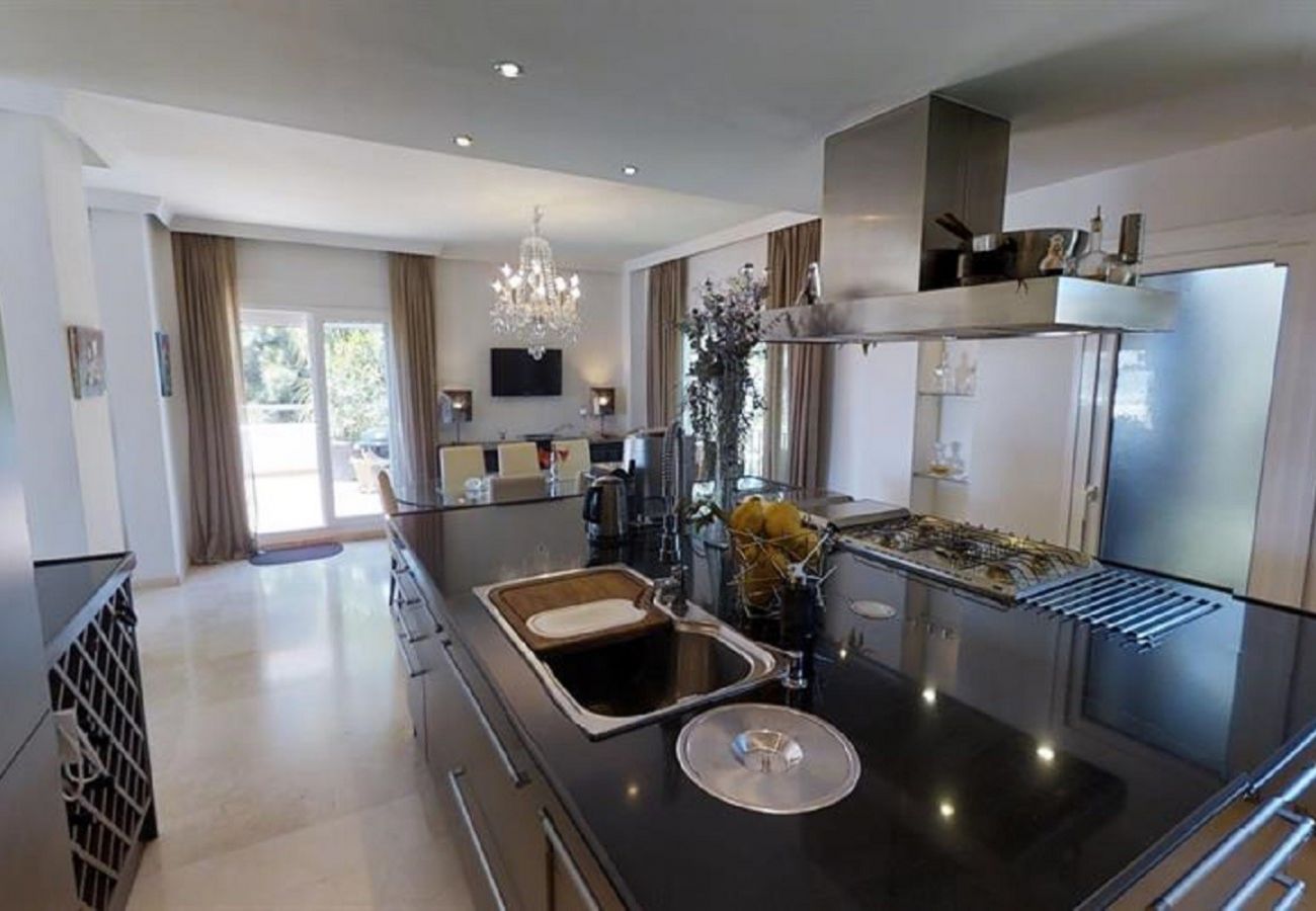 Ferienwohnung in Marbella - Wunderschönes Penthouse Los Monteros 