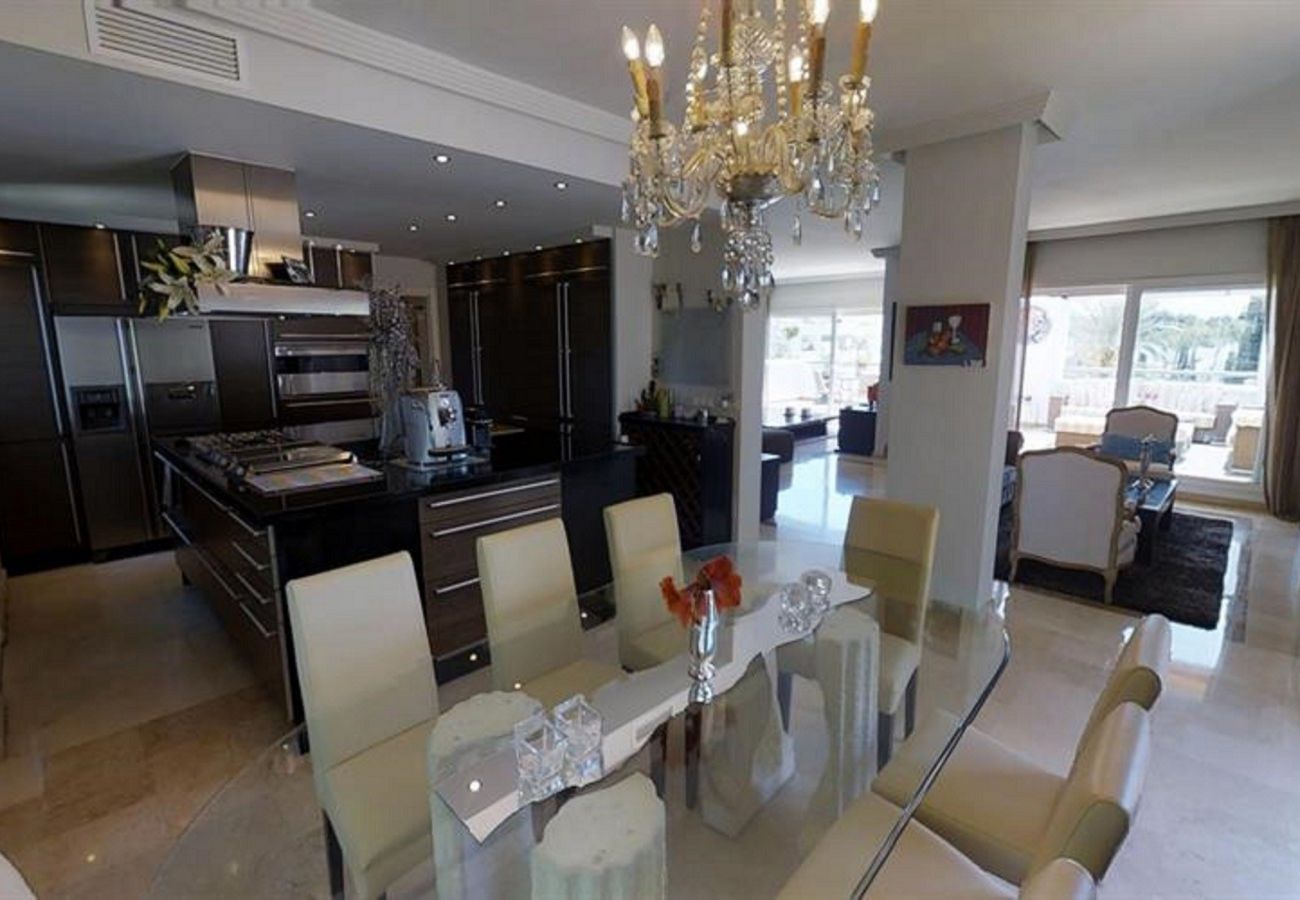 Ferienwohnung in Marbella - Wunderschönes Penthouse Los Monteros 