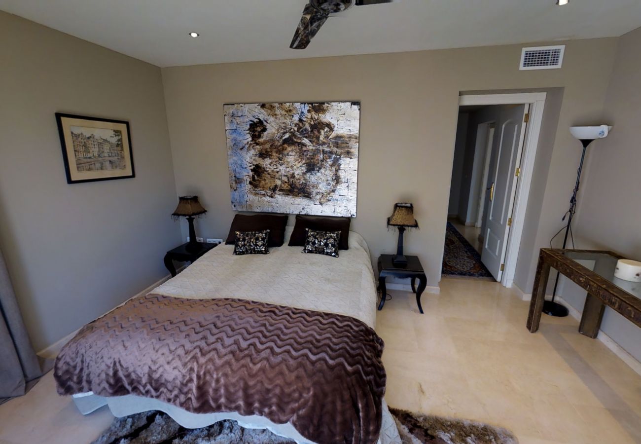 Ferienwohnung in Marbella - Wunderschönes Penthouse Los Monteros 