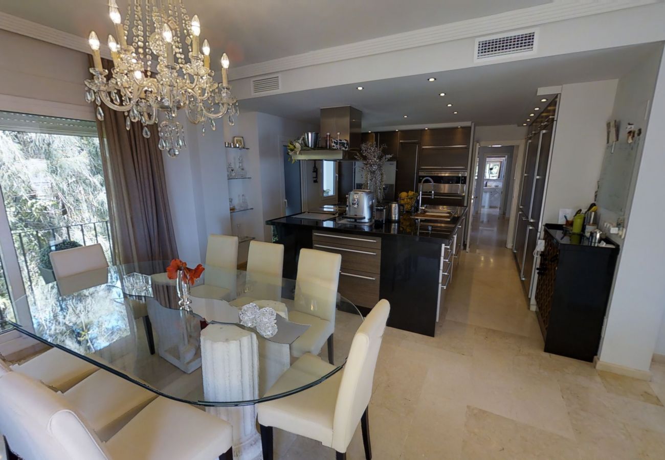 Ferienwohnung in Marbella - Wunderschönes Penthouse Los Monteros 