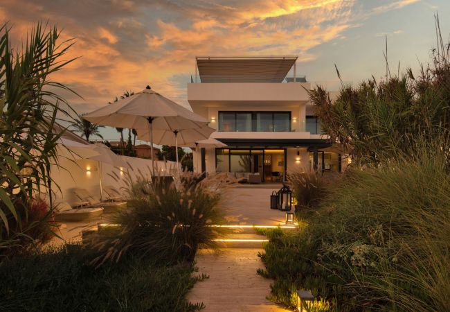 Villa in Marbella - 21220 - ATEMBERAUBENDE FRONTLINIE STRANDVILLA Villa in Marbella - 21220 - ATEMBERAUBENDE FRONTLINIE STRANDVILLA