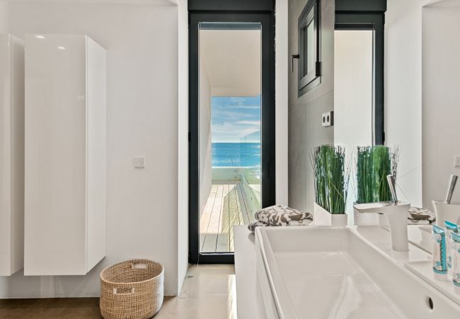 Villa in Marbella - 21220 - ATEMBERAUBENDE FRONTLINIE STRANDVILLA Villa in Marbella - 21220 - ATEMBERAUBENDE FRONTLINIE STRANDVILLA