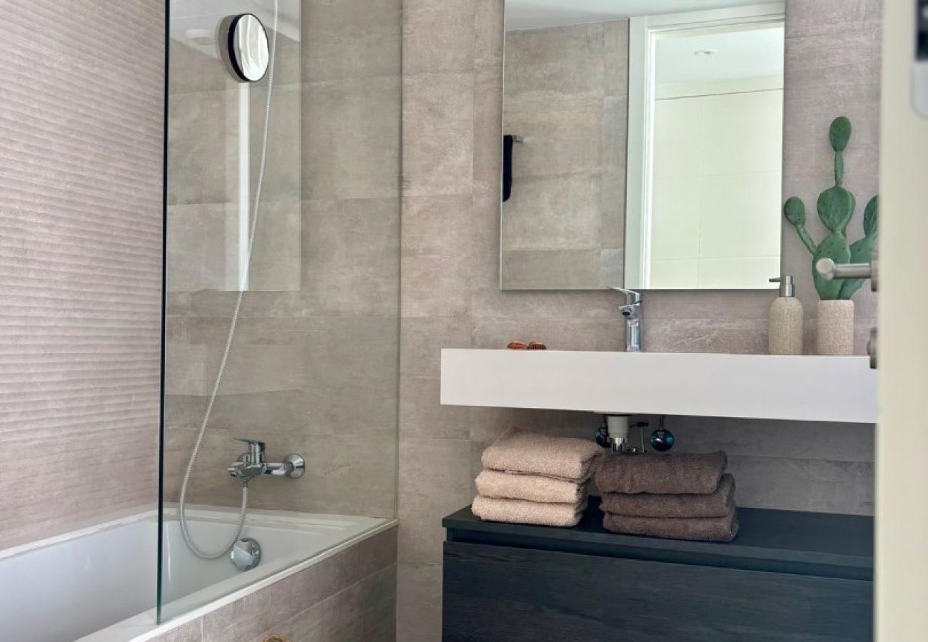 Ferienwohnung in Casares - AL-1321 3 BEDROOM Penthouse in Estepona - Alcazaba Lagoon