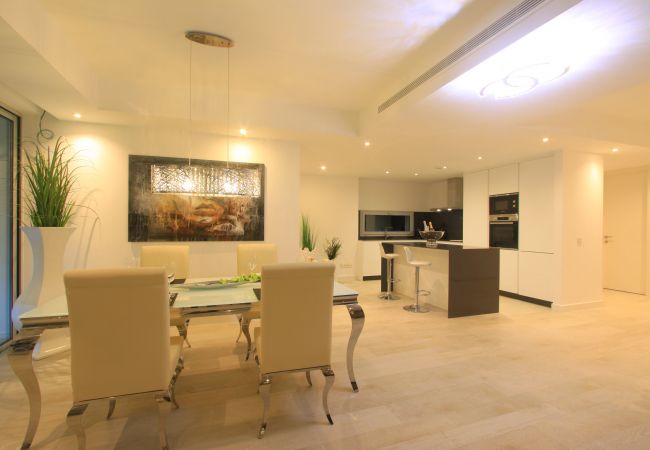 Ferienwohnung in Estepona - 2288 Luxuspenthouse mit privatem Pool auf der Dachterrasse Ferienwohnung in Estepona - 2288 Luxuspenthouse mit privatem Pool auf der Dachterrasse