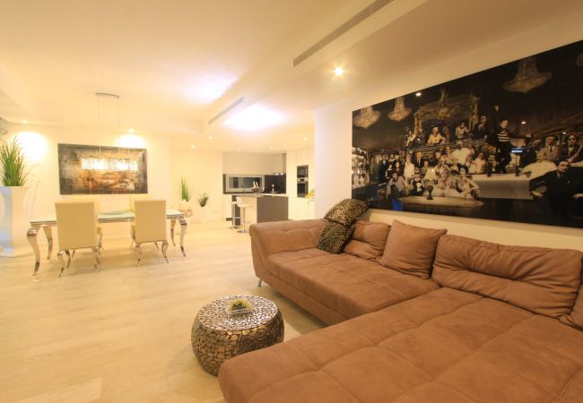 Ferienwohnung in Estepona - 2288 Luxuspenthouse mit privatem Pool auf der Dachterrasse Ferienwohnung in Estepona - 2288 Luxuspenthouse mit privatem Pool auf der Dachterrasse