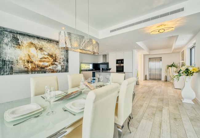 Ferienwohnung in Estepona - 2288 Luxuspenthouse mit privatem Pool auf der Dachterrasse Ferienwohnung in Estepona - 2288 Luxuspenthouse mit privatem Pool auf der Dachterrasse
