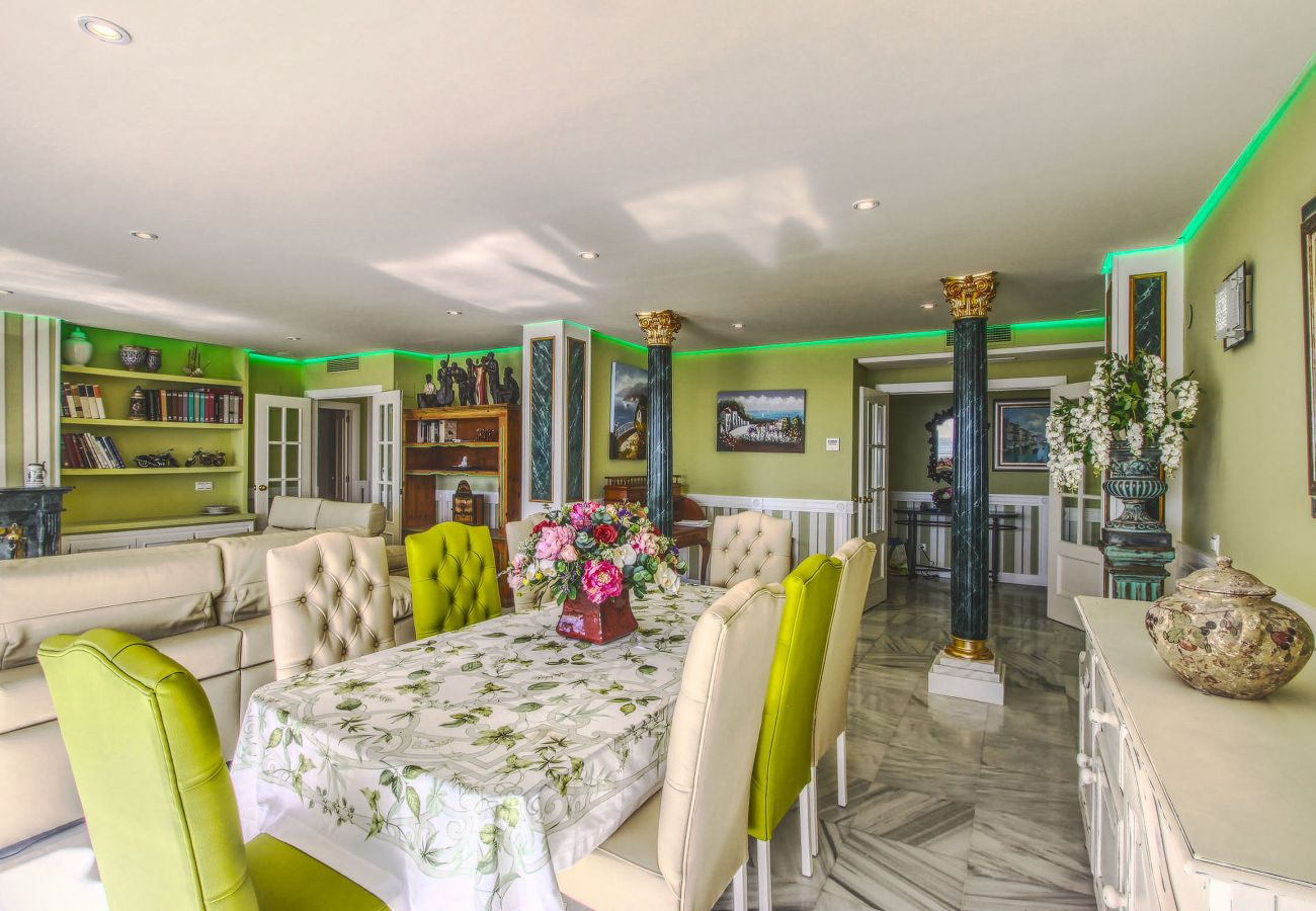 Ferienwohnung in Marbella - 1149 Atemberaubendes Duplex-Penthouse mit Panoramablick auf das Meer
