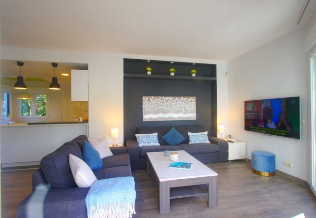 Ferienwohnung in Marbella - 2036 Geräumiges Penthouse am Golden Beach mit atemberaubender Aussicht Ferienwohnung in Marbella - 2036 Geräumiges Penthouse am Golden Beach mit atemberaubender Aussicht
