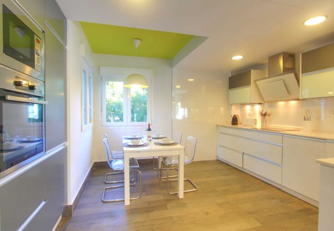 Ferienwohnung in Marbella - 2036 Geräumiges Penthouse am Golden Beach mit atemberaubender Aussicht Ferienwohnung in Marbella - 2036 Geräumiges Penthouse am Golden Beach mit atemberaubender Aussicht