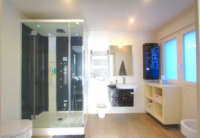 Ferienwohnung in Marbella - 2036 Geräumiges Penthouse am Golden Beach mit atemberaubender Aussicht Ferienwohnung in Marbella - 2036 Geräumiges Penthouse am Golden Beach mit atemberaubender Aussicht