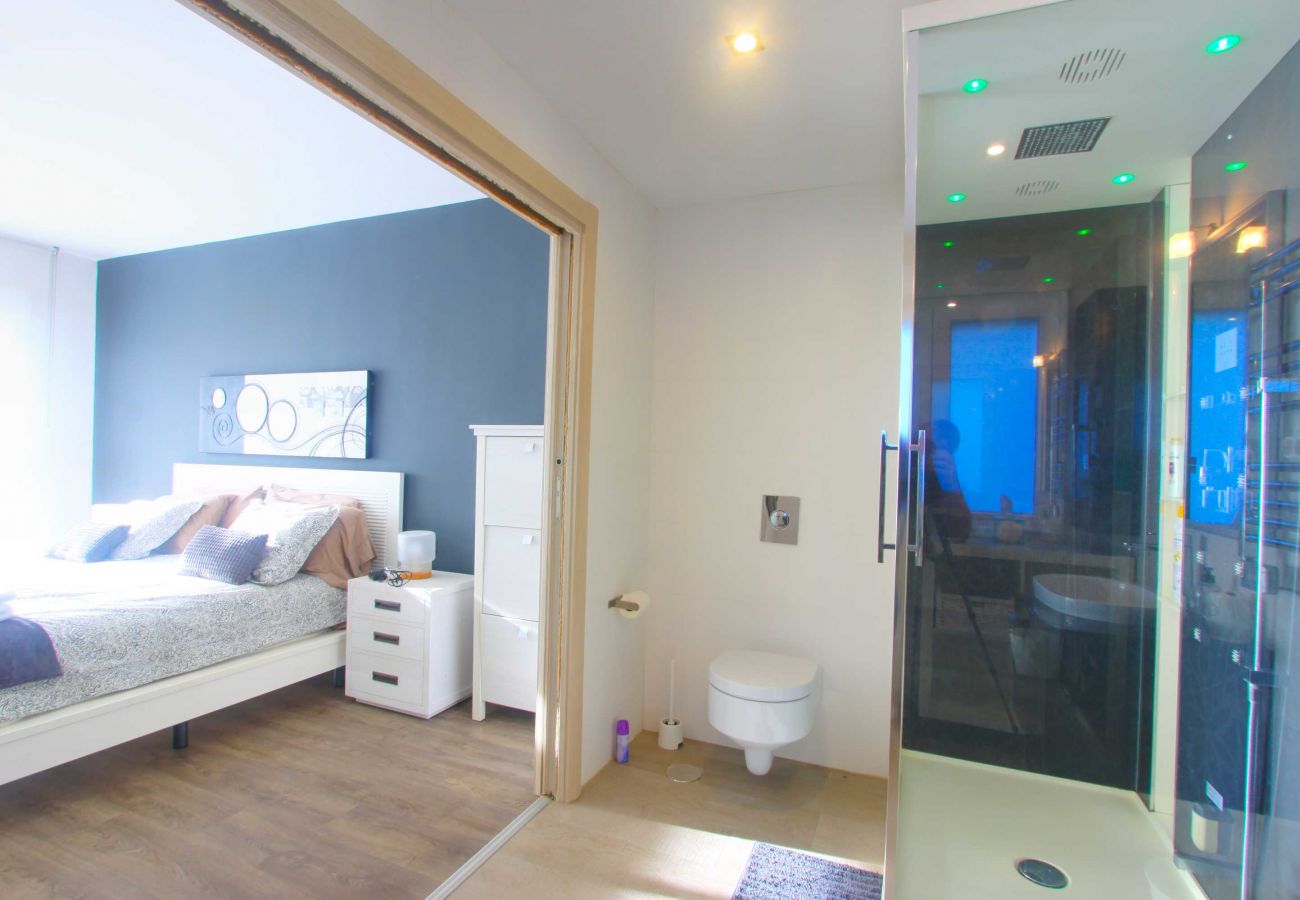 Ferienwohnung in Marbella - 2036 Geräumiges Penthouse am Golden Beach mit atemberaubender Aussicht