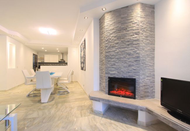 Ferienwohnung in Marbella - 1108 Luxuriöse Apartments am Golden Beach mit atemberaubender Aussicht Ferienwohnung in Marbella - 1108 Luxuriöse Apartments am Golden Beach mit atemberaubender Aussicht