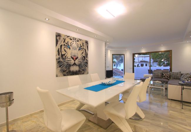 Ferienwohnung in Marbella - 1108 Luxuriöse Apartments am Golden Beach mit atemberaubender Aussicht Ferienwohnung in Marbella - 1108 Luxuriöse Apartments am Golden Beach mit atemberaubender Aussicht