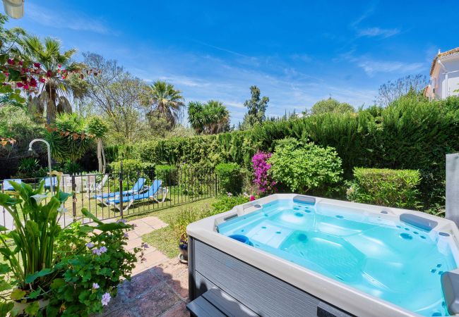 Villa in Estepona - 1106 Luxuriöse Familienvilla mit beheiztem Pool Villa in Estepona - 1106 Luxuriöse Familienvilla mit beheiztem Pool