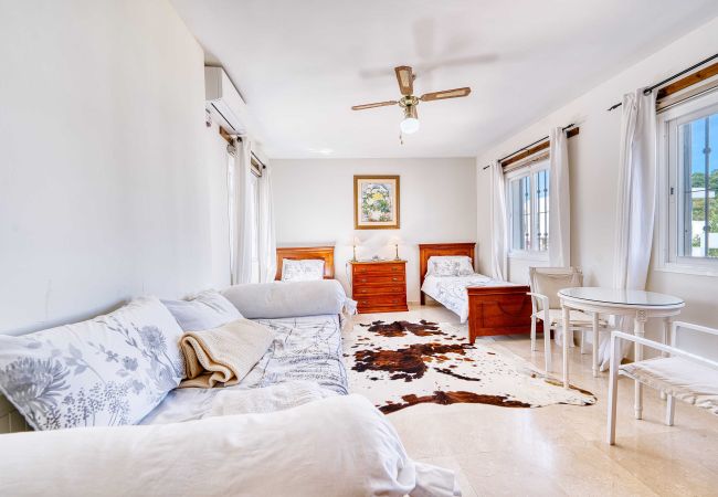 Villa in Estepona - 1106 Luxuriöse Familienvilla mit beheiztem Pool Villa in Estepona - 1106 Luxuriöse Familienvilla mit beheiztem Pool