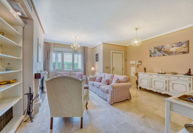 Ferienhaus in Marbella - 1107 Familienstrandhaus mit Pool in sicherem Komplex Ferienhaus in Marbella - 1107 Familienstrandhaus mit Pool in sicherem Komplex