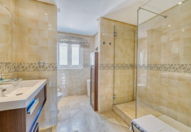 Ferienhaus in Marbella - 1107 Familienstrandhaus mit Pool in sicherem Komplex Ferienhaus in Marbella - 1107 Familienstrandhaus mit Pool in sicherem Komplex