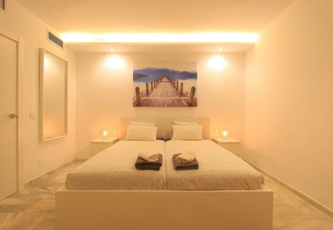 Ferienwohnung in Marbella - 1093 Luxus am Strand von Golden Beach Ferienwohnung in Marbella - 1093 Luxus am Strand von Golden Beach