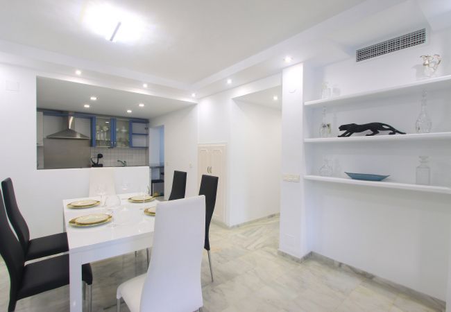 Ferienwohnung in Marbella - 1080 Luxuriöses Familien-Penthouse mit Whirlpool auf der Dachterrasse Ferienwohnung in Marbella - 1080 Luxuriöses Familien-Penthouse mit Whirlpool auf der Dachterrasse