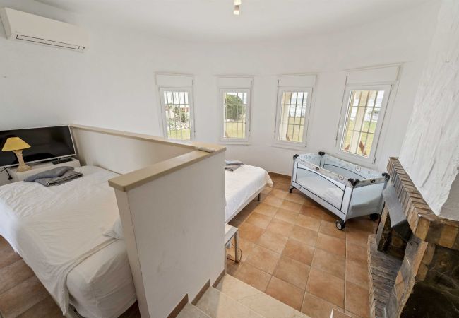 Villa in Marbella - 1100 Atemberaubende Strandvilla in Marbesa mit Gartenpool Villa in Marbella - 1100 Atemberaubende Strandvilla in Marbesa mit Gartenpool