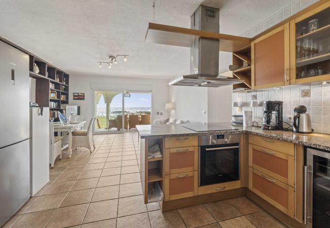 Villa in Marbella - 1100 Atemberaubende Strandvilla in Marbesa mit Gartenpool Villa in Marbella - 1100 Atemberaubende Strandvilla in Marbesa mit Gartenpool