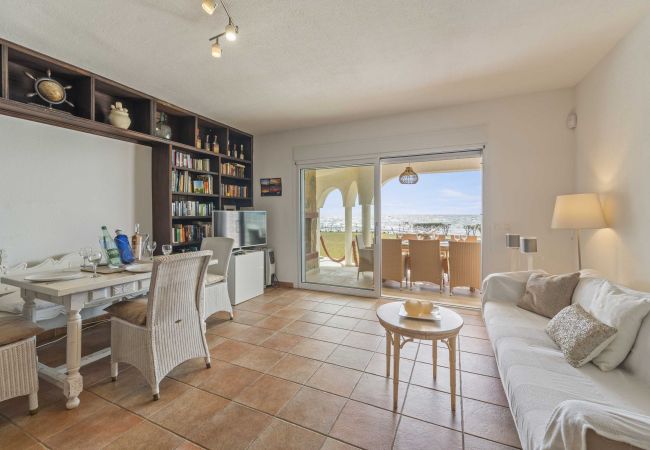 Villa in Marbella - 1100 Atemberaubende Strandvilla in Marbesa mit Gartenpool Villa in Marbella - 1100 Atemberaubende Strandvilla in Marbesa mit Gartenpool