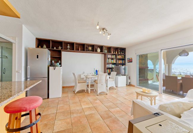 Villa in Marbella - 1100 Atemberaubende Strandvilla in Marbesa mit Gartenpool Villa in Marbella - 1100 Atemberaubende Strandvilla in Marbesa mit Gartenpool