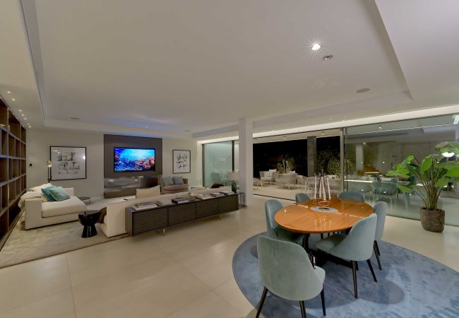 Villa in Marbella - 2244 Luxusvilla mit beheiztem Pool in Puerto Banús Villa in Marbella - 2244 Luxusvilla mit beheiztem Pool in Puerto Banús