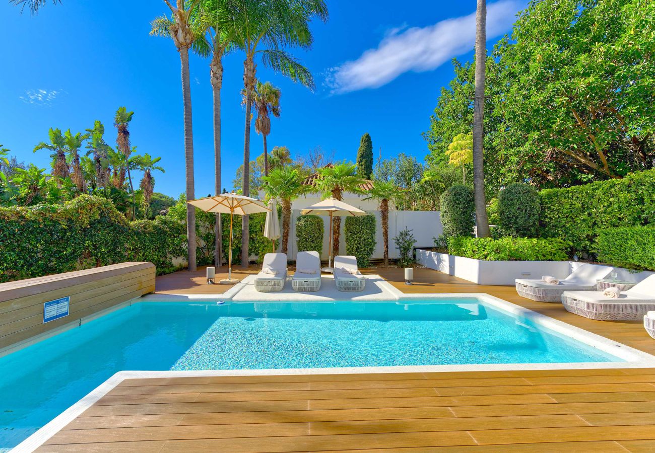 Villa in Marbella - 2244 Luxusvilla mit beheiztem Pool in Puerto Banús