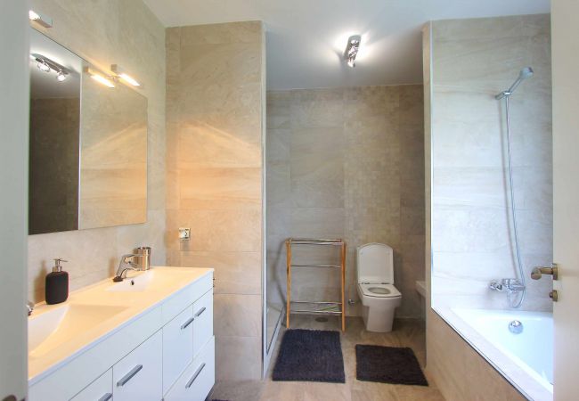 Villa in Mijas Costa - 1166 Moderne Luxusvilla mit Panoramablick auf den Golfplatz Villa in Mijas Costa - 1166 Moderne Luxusvilla mit Panoramablick auf den Golfplatz