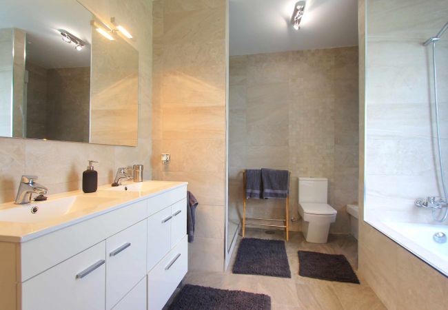 Villa in Mijas Costa - 1166 Moderne Luxusvilla mit Panoramablick auf den Golfplatz Villa in Mijas Costa - 1166 Moderne Luxusvilla mit Panoramablick auf den Golfplatz