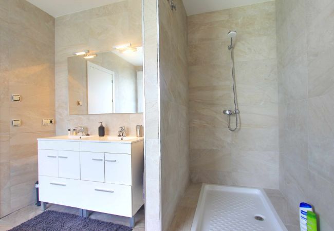 Villa in Mijas Costa - 1166 Moderne Luxusvilla mit Panoramablick auf den Golfplatz Villa in Mijas Costa - 1166 Moderne Luxusvilla mit Panoramablick auf den Golfplatz