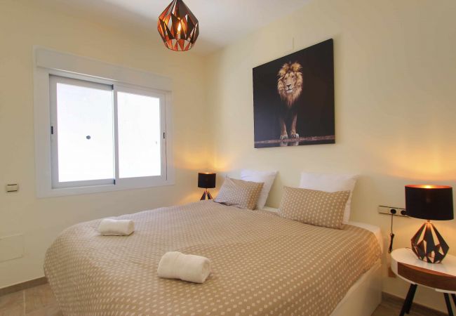 Villa in Mijas Costa - 1166 Moderne Luxusvilla mit Panoramablick auf den Golfplatz Villa in Mijas Costa - 1166 Moderne Luxusvilla mit Panoramablick auf den Golfplatz