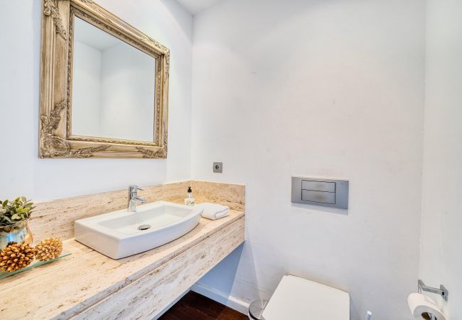 Villa in Marbella - 1102 Elegante Villa mit beheiztem Pool und erstklassiger Lage Villa in Marbella - 1102 Elegante Villa mit beheiztem Pool und erstklassiger Lage