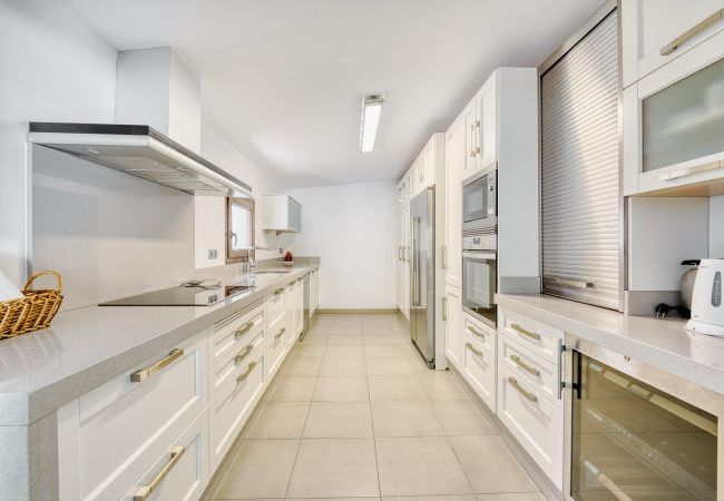 Villa in Marbella - 1102 Elegante Villa mit beheiztem Pool und erstklassiger Lage Villa in Marbella - 1102 Elegante Villa mit beheiztem Pool und erstklassiger Lage