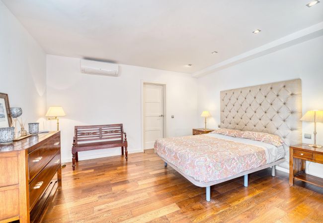 Villa in Marbella - 1102 Elegante Villa mit beheiztem Pool und erstklassiger Lage Villa in Marbella - 1102 Elegante Villa mit beheiztem Pool und erstklassiger Lage