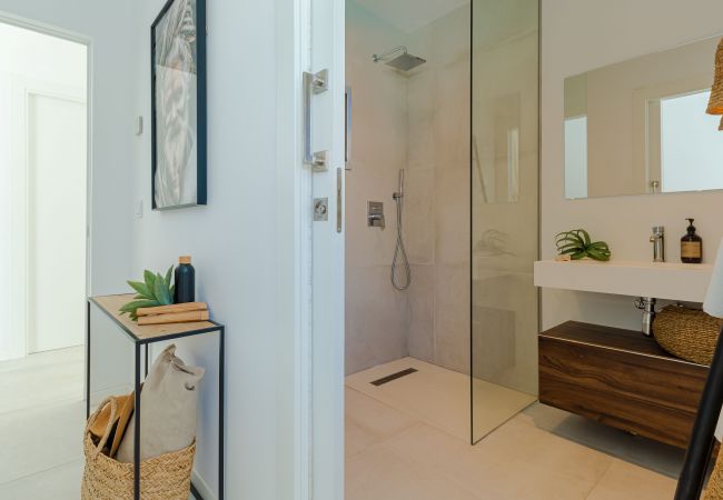 Villa in Mijas Costa - 18 PAX EINZIGARTIGE & RIESIGE LUXUSVILLA MIT BEHEIZTEM POOL, KINO/TAGUNGSRAUM & FITNESSSTUDIO IN STRANDNÄHE Villa in Mijas Costa - 18 PAX EINZIGARTIGE & RIESIGE LUXUSVILLA MIT BEHEIZTEM POOL, KINO/TAGUNGSRAUM & FITNESSSTUDIO IN STRANDNÄHE