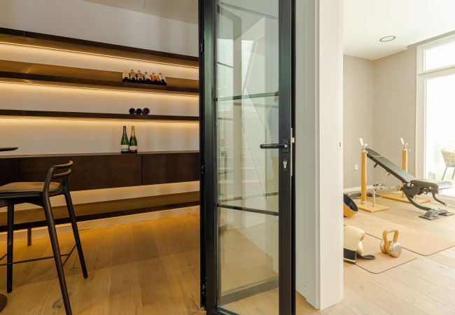 Villa in Mijas Costa - 18 PAX EINZIGARTIGE & RIESIGE LUXUSVILLA MIT BEHEIZTEM POOL, KINO/TAGUNGSRAUM & FITNESSSTUDIO IN STRANDNÄHE Villa in Mijas Costa - 18 PAX EINZIGARTIGE & RIESIGE LUXUSVILLA MIT BEHEIZTEM POOL, KINO/TAGUNGSRAUM & FITNESSSTUDIO IN STRANDNÄHE