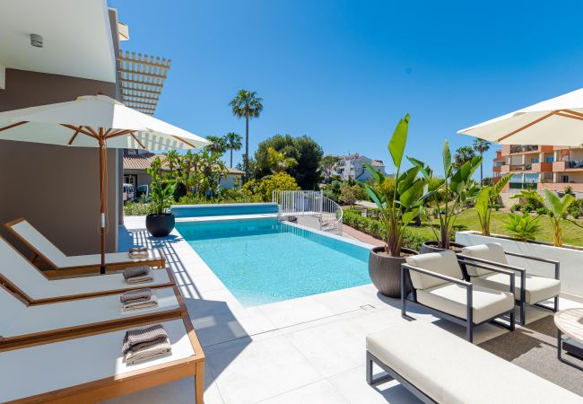 Villa in Mijas Costa - 18 PAX EINZIGARTIGE & RIESIGE LUXUSVILLA MIT BEHEIZTEM POOL, KINO/TAGUNGSRAUM & FITNESSSTUDIO IN STRANDNÄHE Villa in Mijas Costa - 18 PAX EINZIGARTIGE & RIESIGE LUXUSVILLA MIT BEHEIZTEM POOL, KINO/TAGUNGSRAUM & FITNESSSTUDIO IN STRANDNÄHE