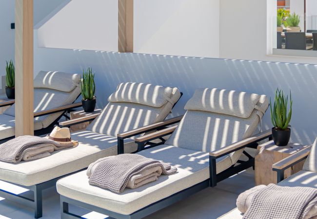 Villa in Mijas Costa - 18 PAX EINZIGARTIGE & RIESIGE LUXUSVILLA MIT BEHEIZTEM POOL, KINO/TAGUNGSRAUM & FITNESSSTUDIO IN STRANDNÄHE Villa in Mijas Costa - 18 PAX EINZIGARTIGE & RIESIGE LUXUSVILLA MIT BEHEIZTEM POOL, KINO/TAGUNGSRAUM & FITNESSSTUDIO IN STRANDNÄHE