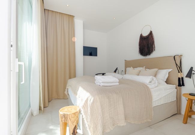 Villa in Mijas Costa - 18 PAX EINZIGARTIGE & RIESIGE LUXUSVILLA MIT BEHEIZTEM POOL, KINO/TAGUNGSRAUM & FITNESSSTUDIO IN STRANDNÄHE Villa in Mijas Costa - 18 PAX EINZIGARTIGE & RIESIGE LUXUSVILLA MIT BEHEIZTEM POOL, KINO/TAGUNGSRAUM & FITNESSSTUDIO IN STRANDNÄHE