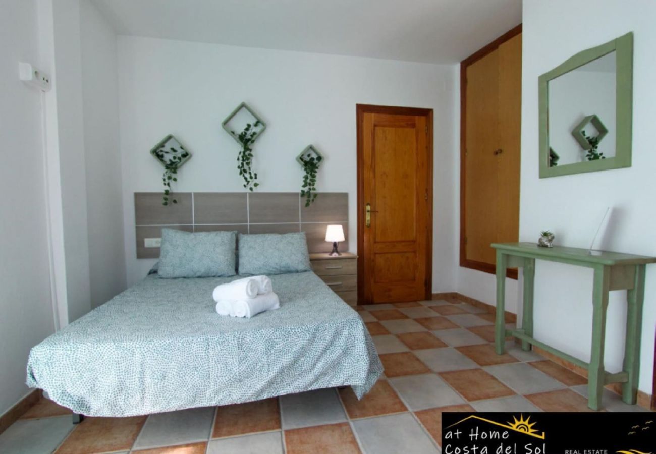 Ferienwohnung in Nerja - Jimena Huelva Apartment im Zentrum von Nerja