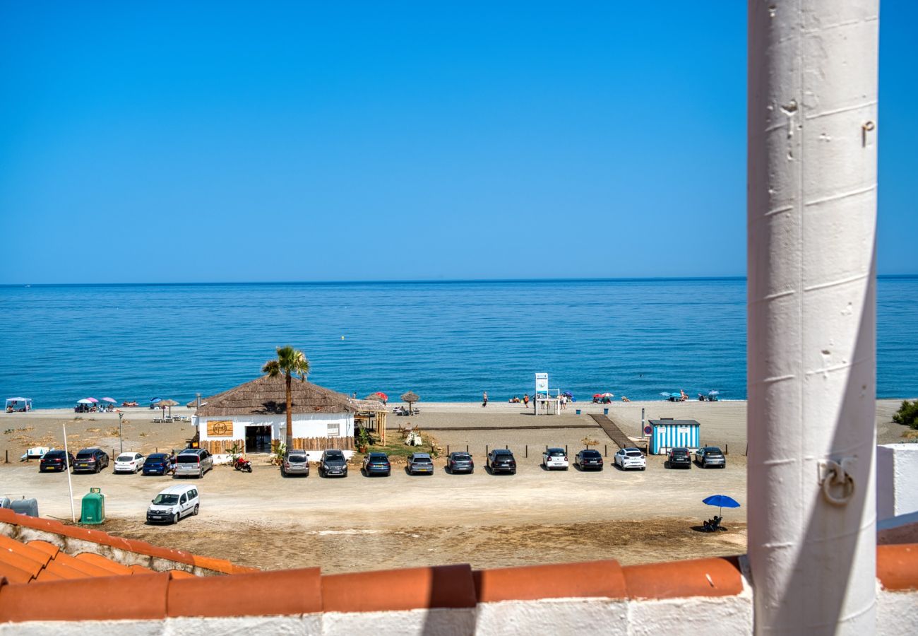 Ferienwohnung in San Luis de Sabanillas - 3003 Exklusives Penthouse mit Meerblick direkt am Strand