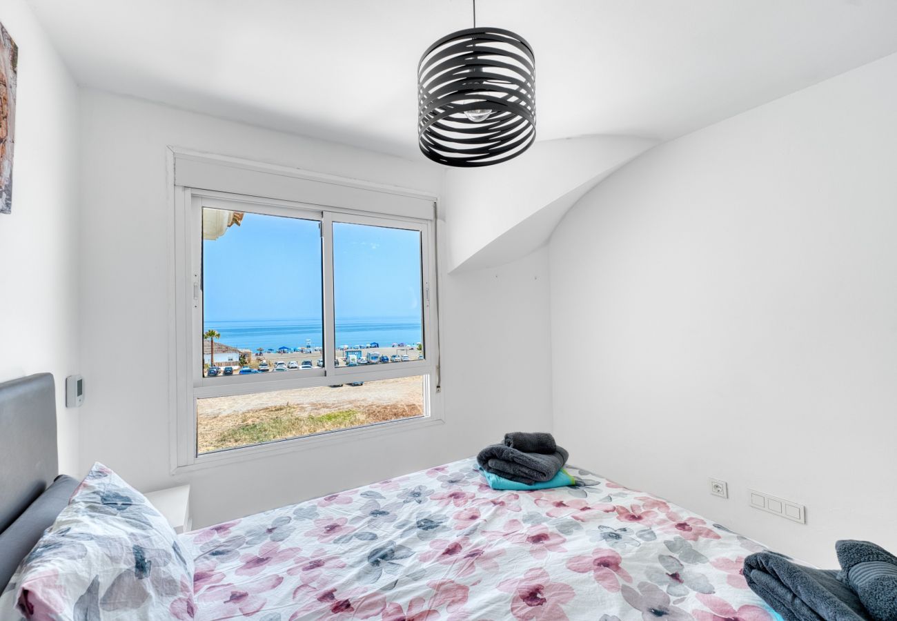 Ferienwohnung in San Luis de Sabanillas - 3003 Exklusives Penthouse mit Meerblick direkt am Strand