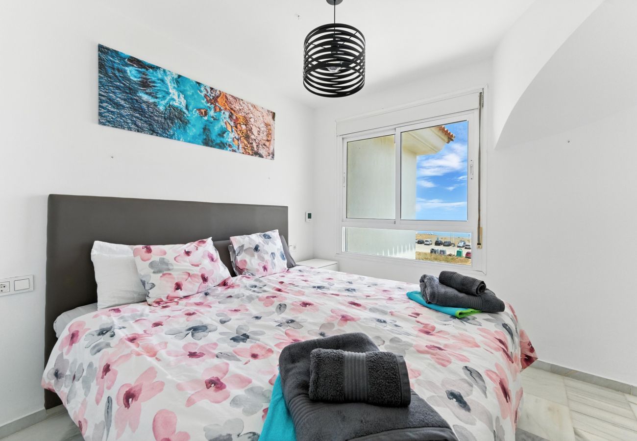 Ferienwohnung in San Luis de Sabanillas - 3003 Exklusives Penthouse mit Meerblick direkt am Strand