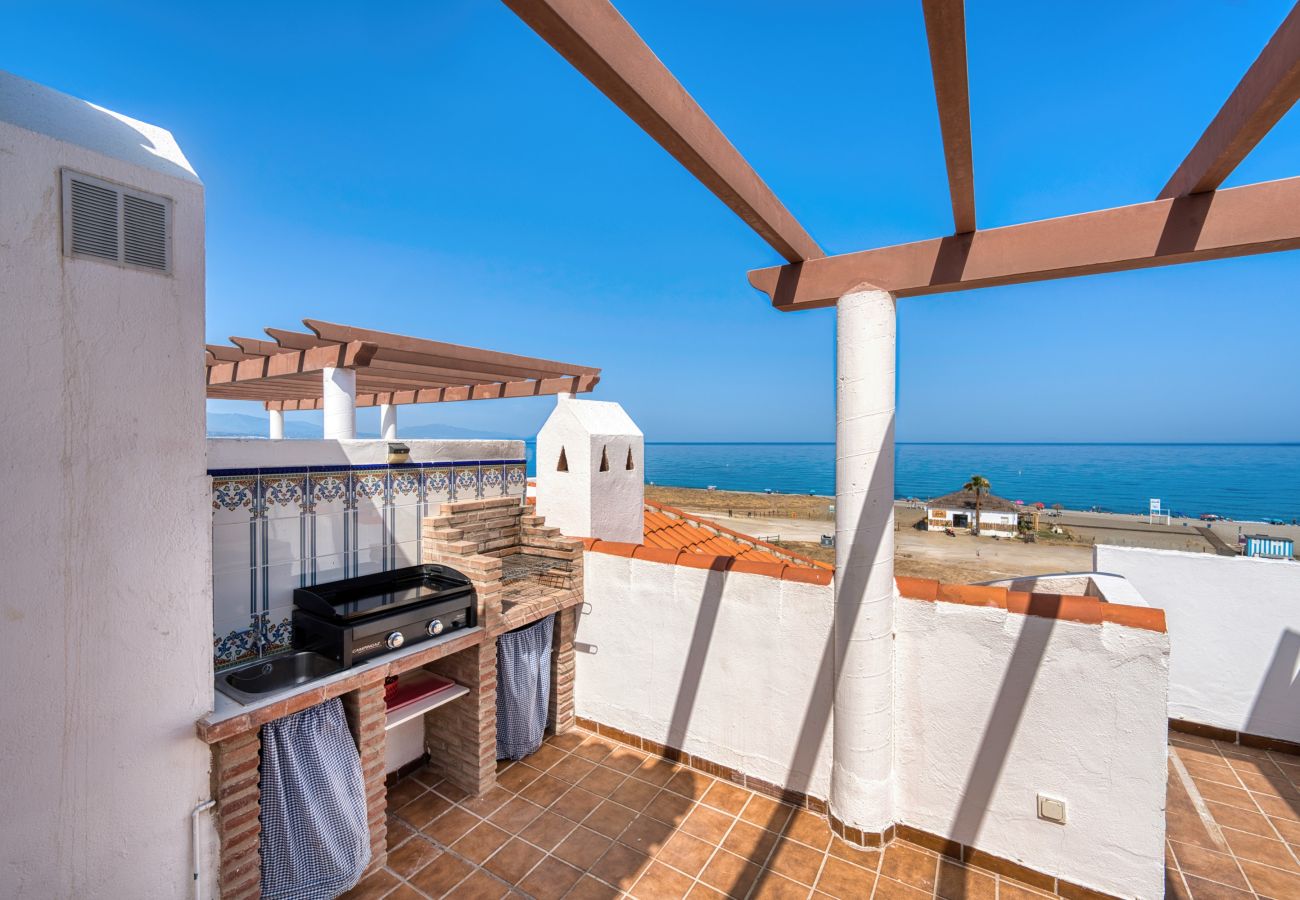 Ferienwohnung in San Luis de Sabanillas - 3003 Exklusives Penthouse mit Meerblick direkt am Strand